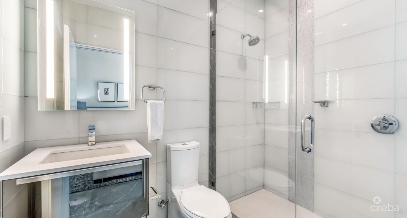 1fin- Single Level Corner Condo With Excellent Layout