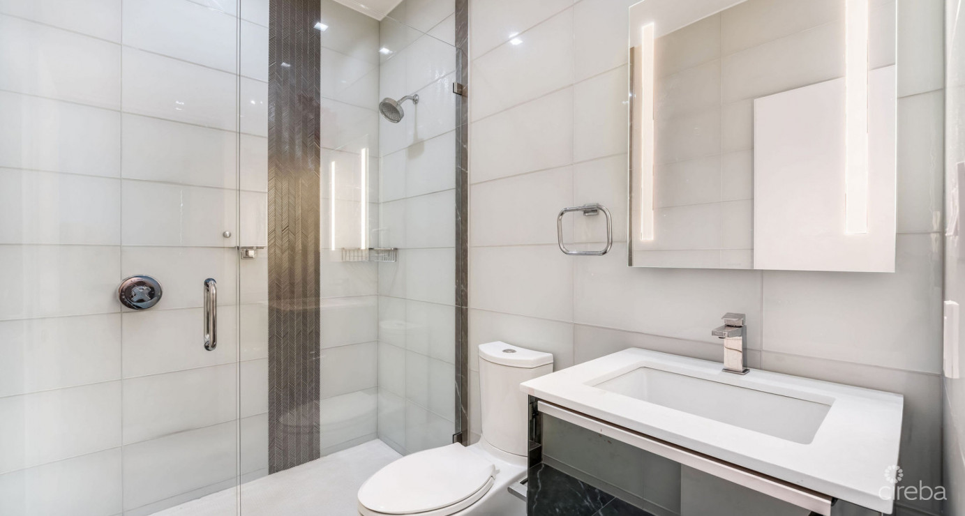 1fin- Single Level Corner Condo With Excellent Layout