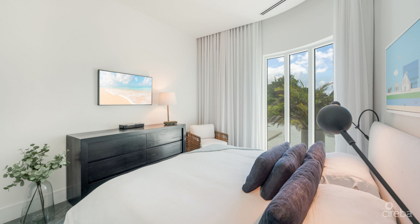 1fin- Single Level Corner Condo With Excellent Layout