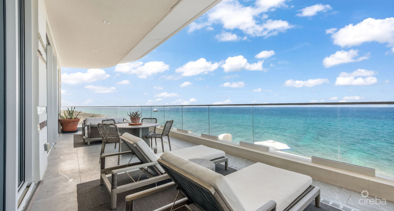 1fin- Single Level Corner Condo With Excellent Layout