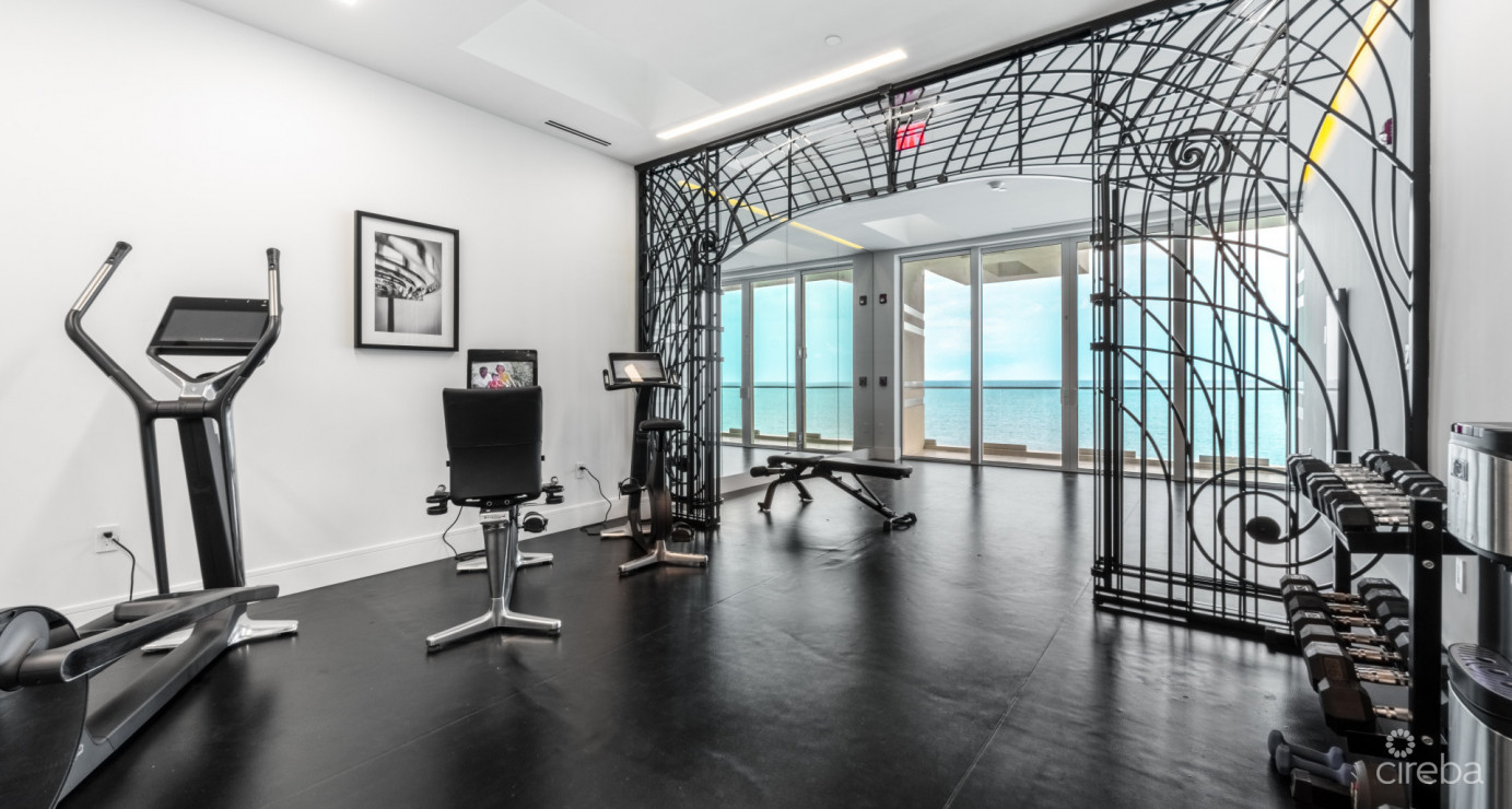 1fin- Single Level Corner Condo With Excellent Layout