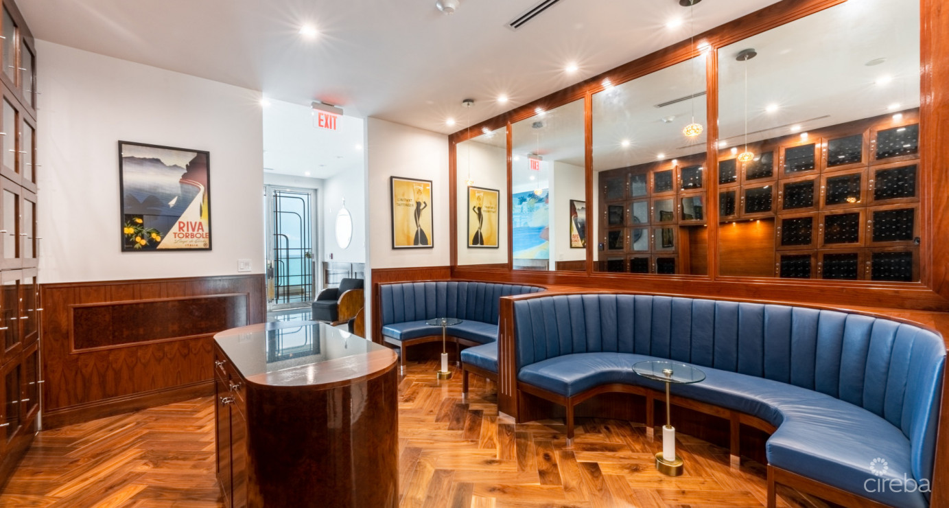 1fin- Single Level Corner Condo With Excellent Layout