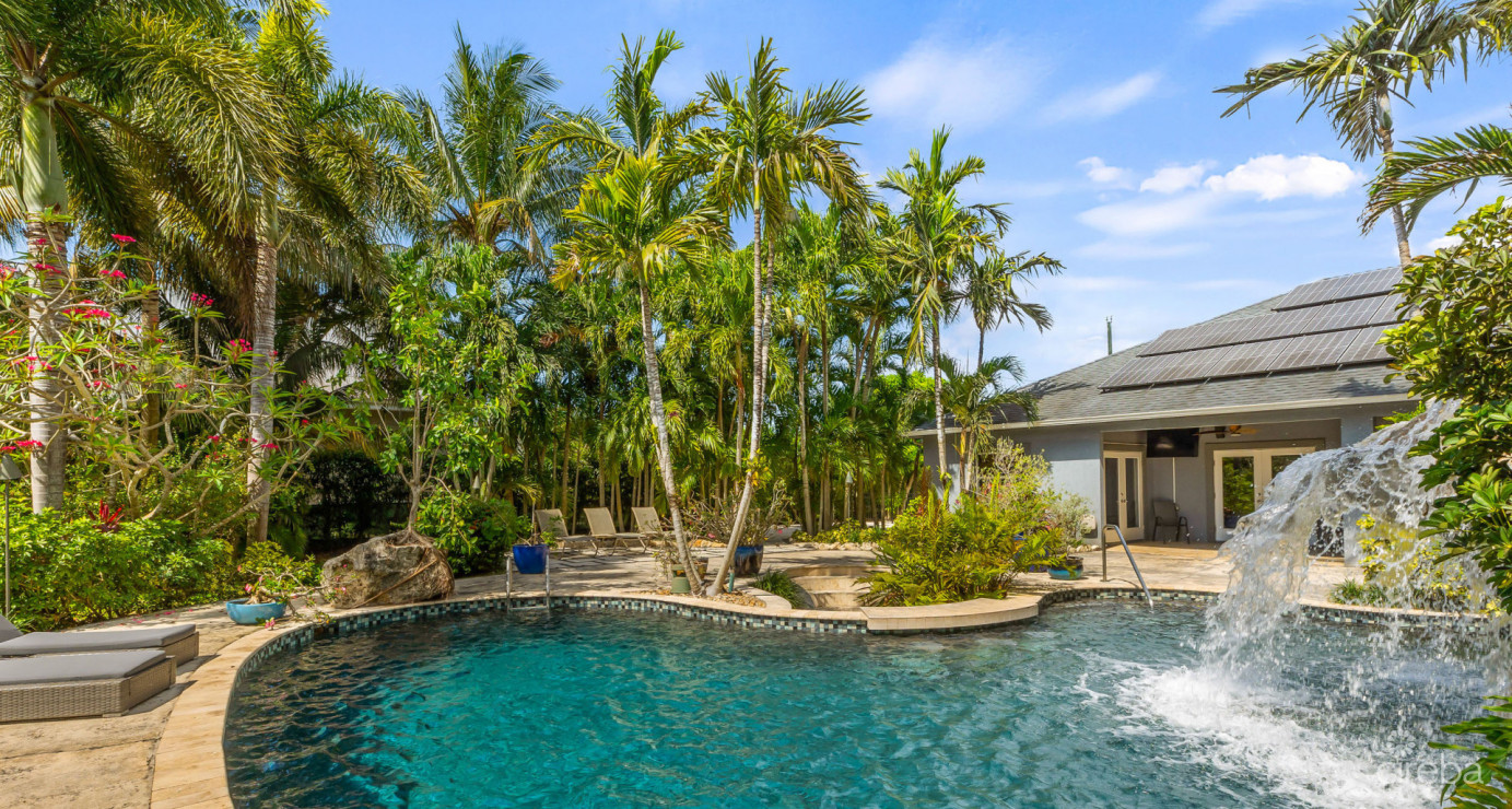 Private Savannah Sanctuary With Resort-style Grounds And Income Potential