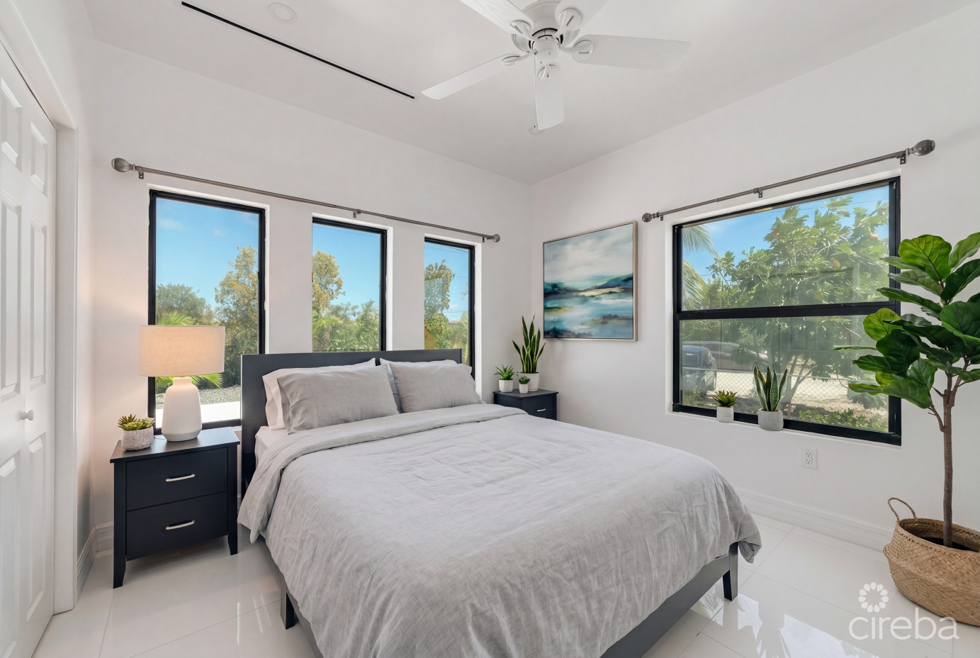 Brand New 3-bedroom Home In Hyre View
