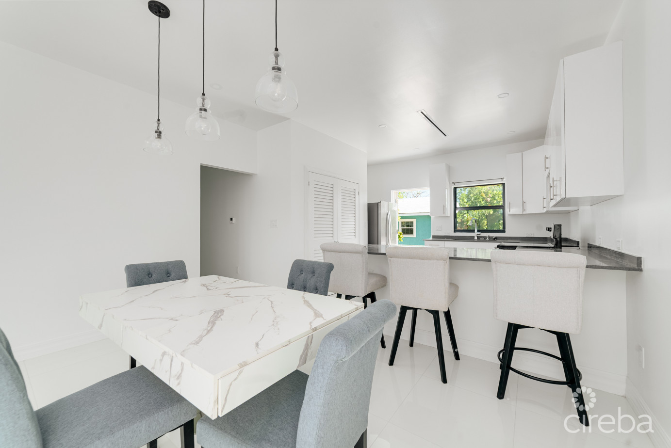 Brand New 3-bedroom Home In Hyre View