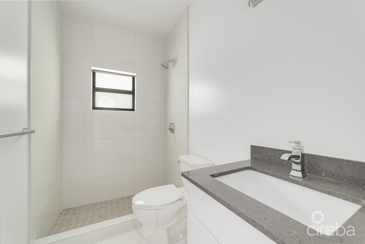 Brand New 3-bedroom Home In Hyre View