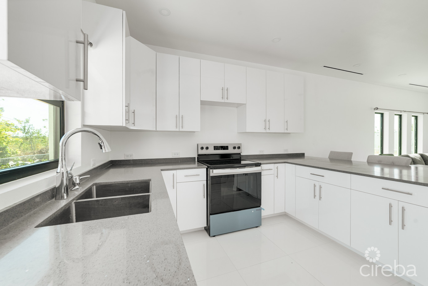 Brand New 3-bedroom Home In Hyre View