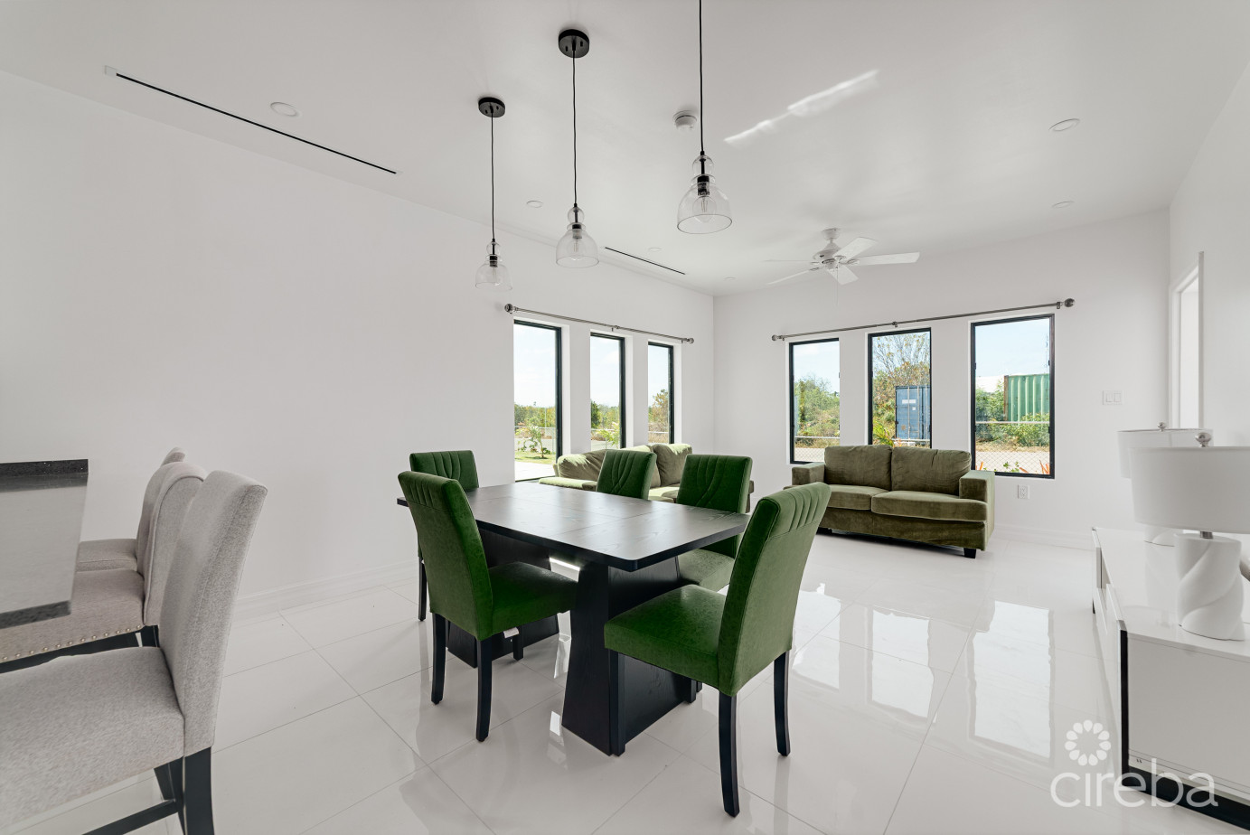 Hyre View - 3 Bed, 2 Bath Duplex