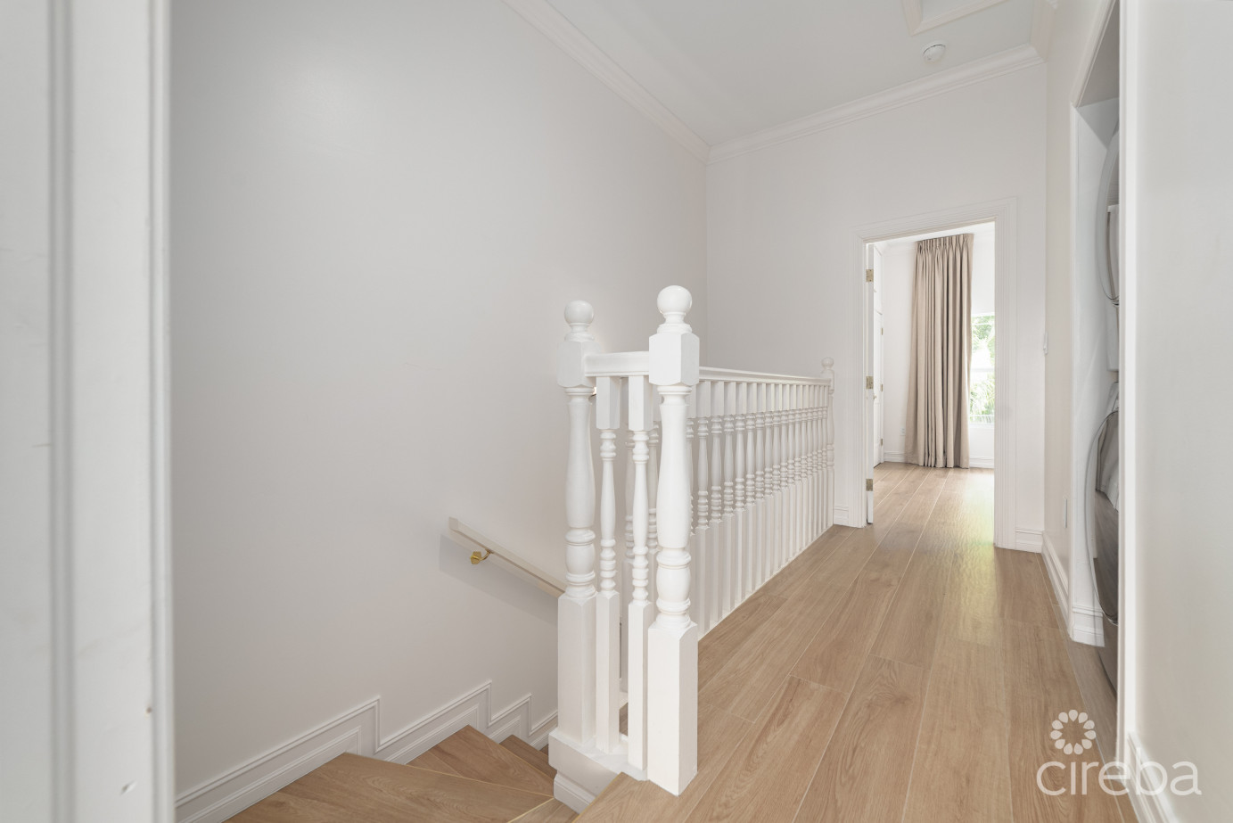 Beautifully Renovated Unit In Walkers South