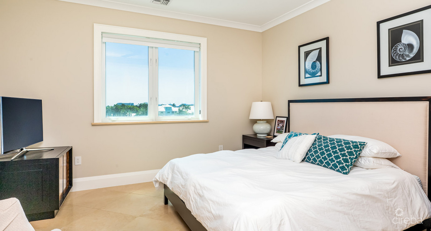 Watercolours - Superb Corner 4 Br Residence