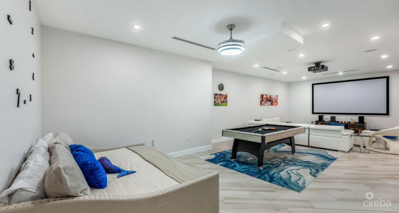 Oasis 7 - Beachfront Estate