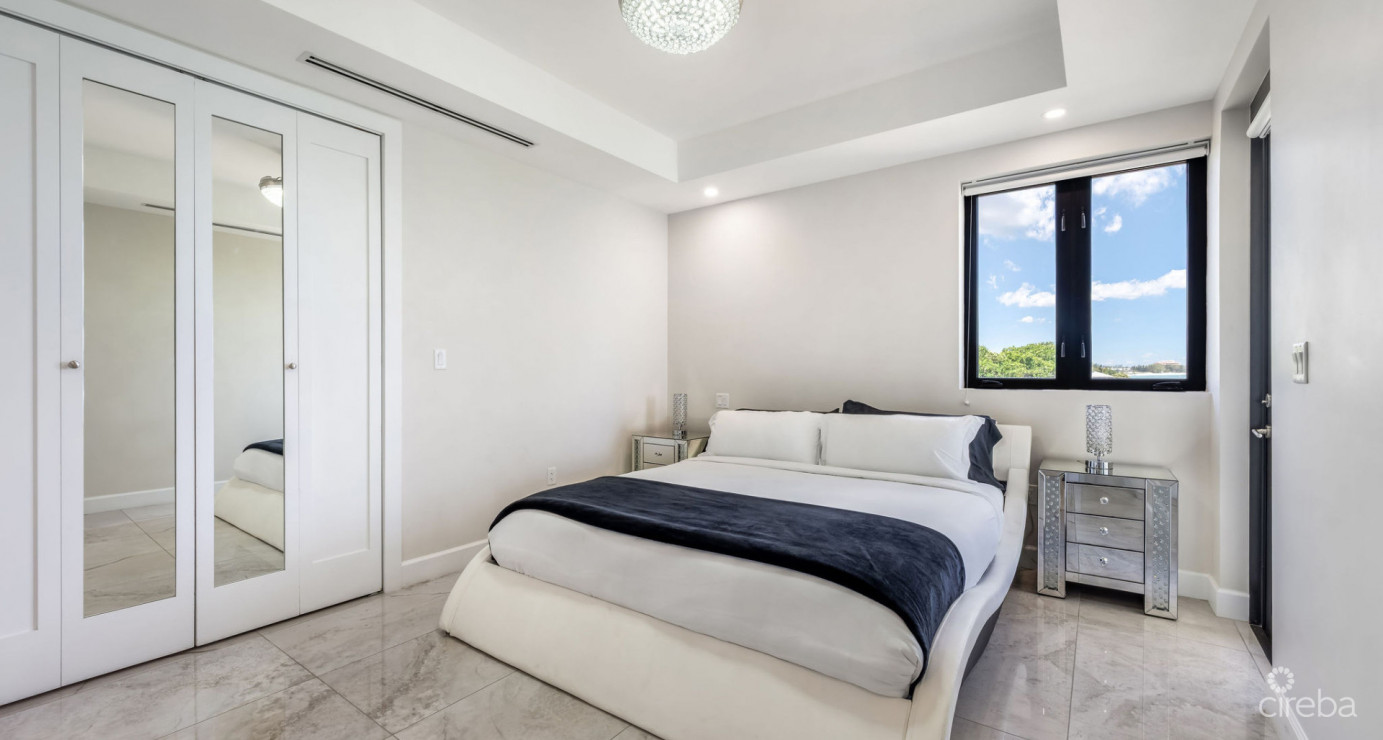 Oasis 7 - Beachfront Estate