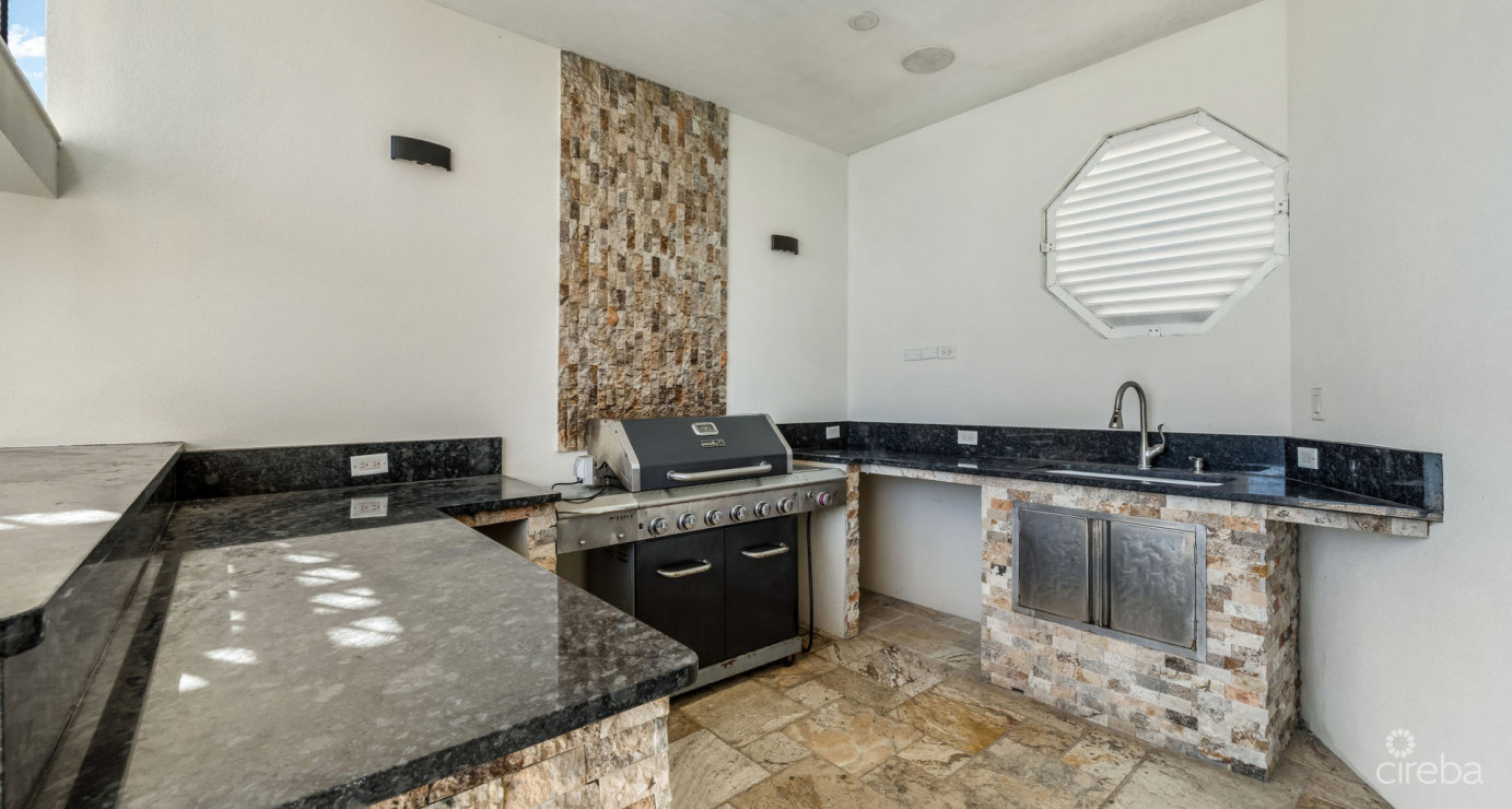 Oasis 7 - Beachfront Estate