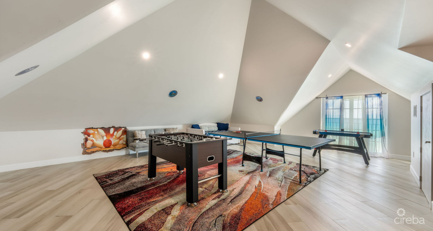 Oasis 7 - Beachfront Estate