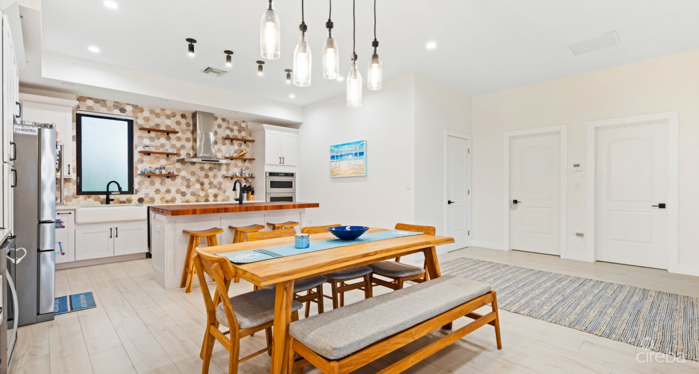 Highly Upgraded Villa Marbella #11 (2nd Floor Executive Residence)