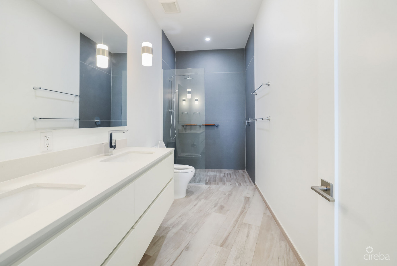 Aura #305 Oceanfront