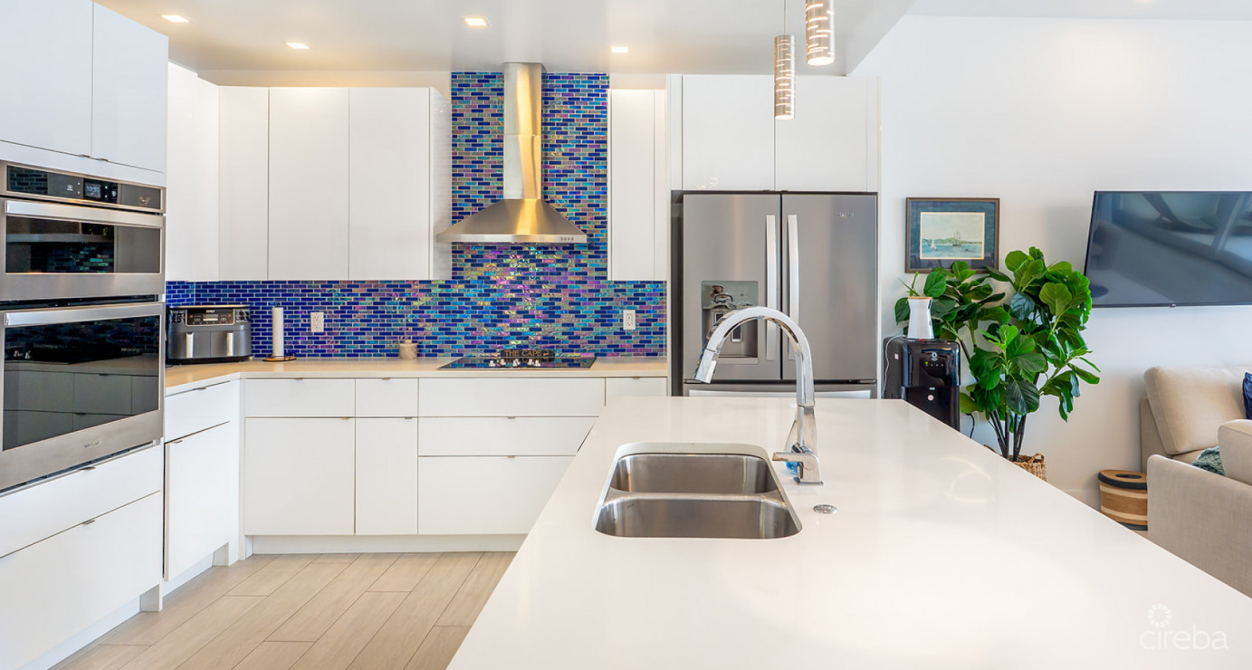 Lighthouse Point Residences - Prime Corner Unit