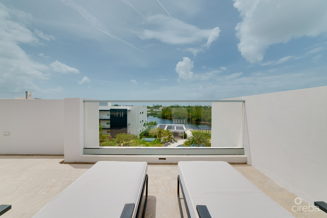 One Canal Point Penthouse With Covered Roof Terrace