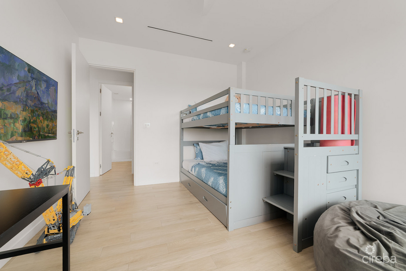 One Canal Point Penthouse With Covered Roof Terrace