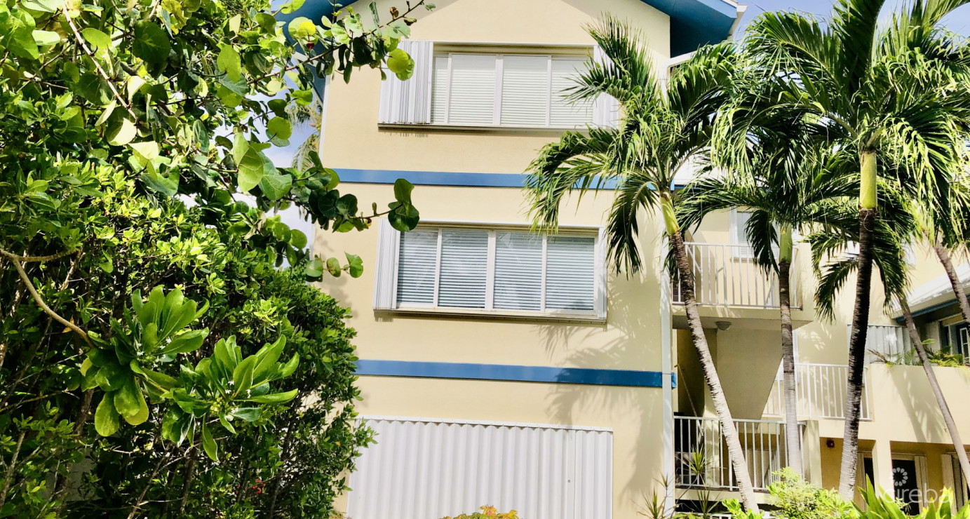 The Retreat - 2 Bed 2.5 Bath