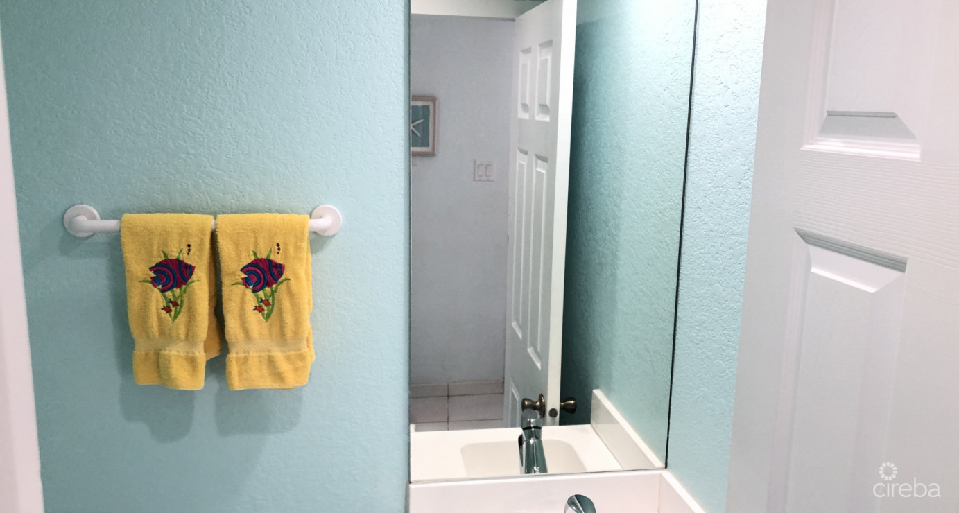 The Retreat - 2 Bed 2.5 Bath