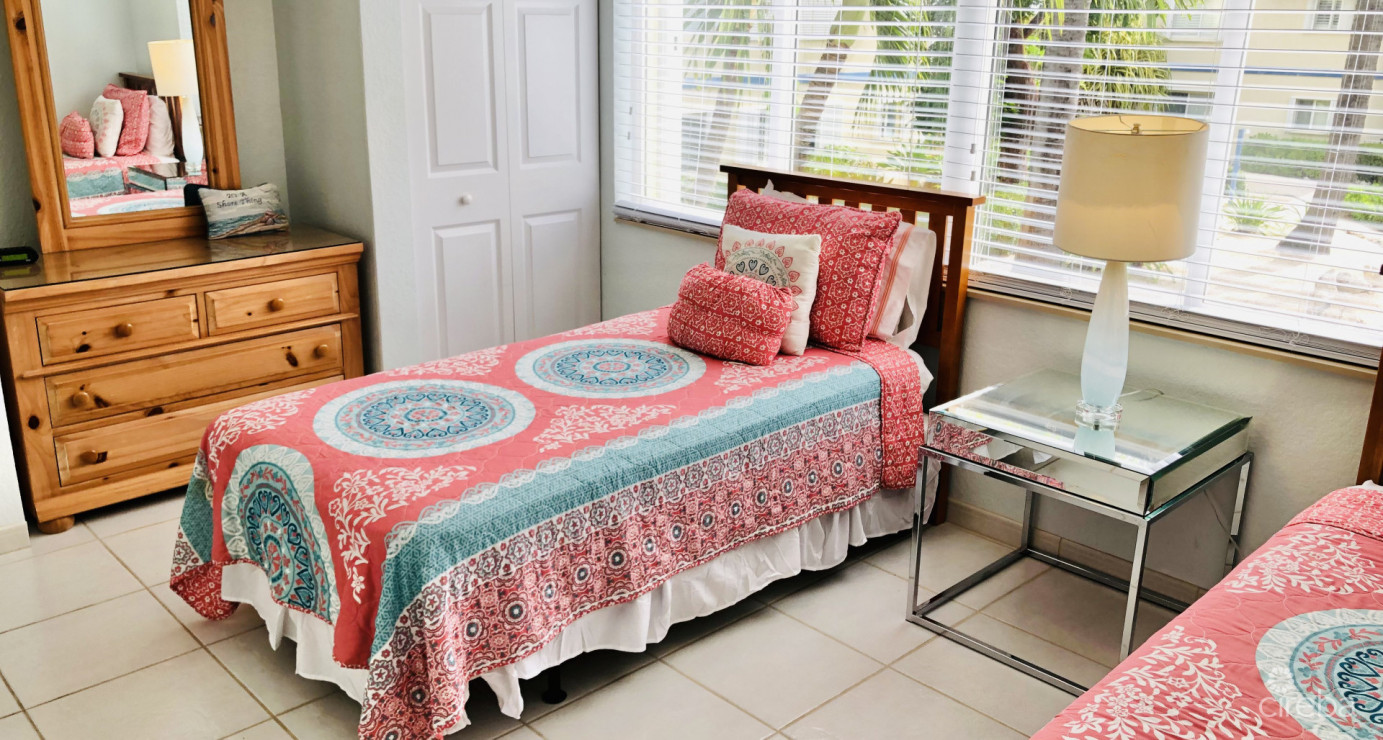 The Retreat - 2 Bed 2.5 Bath