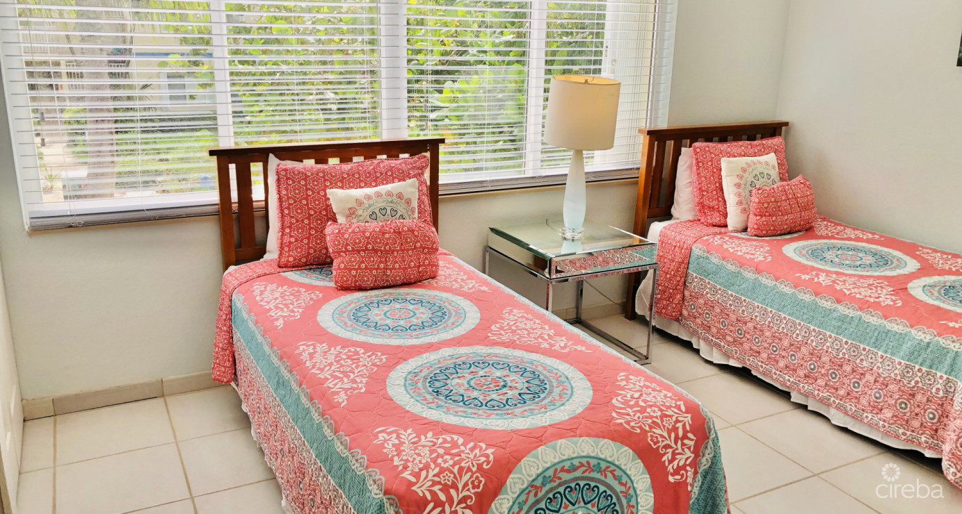 The Retreat - 2 Bed 2.5 Bath