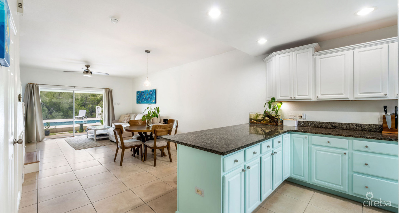 Canal Front Large 2 Bed 2.5 Bath Townhome In Omega Bay With Dock Space