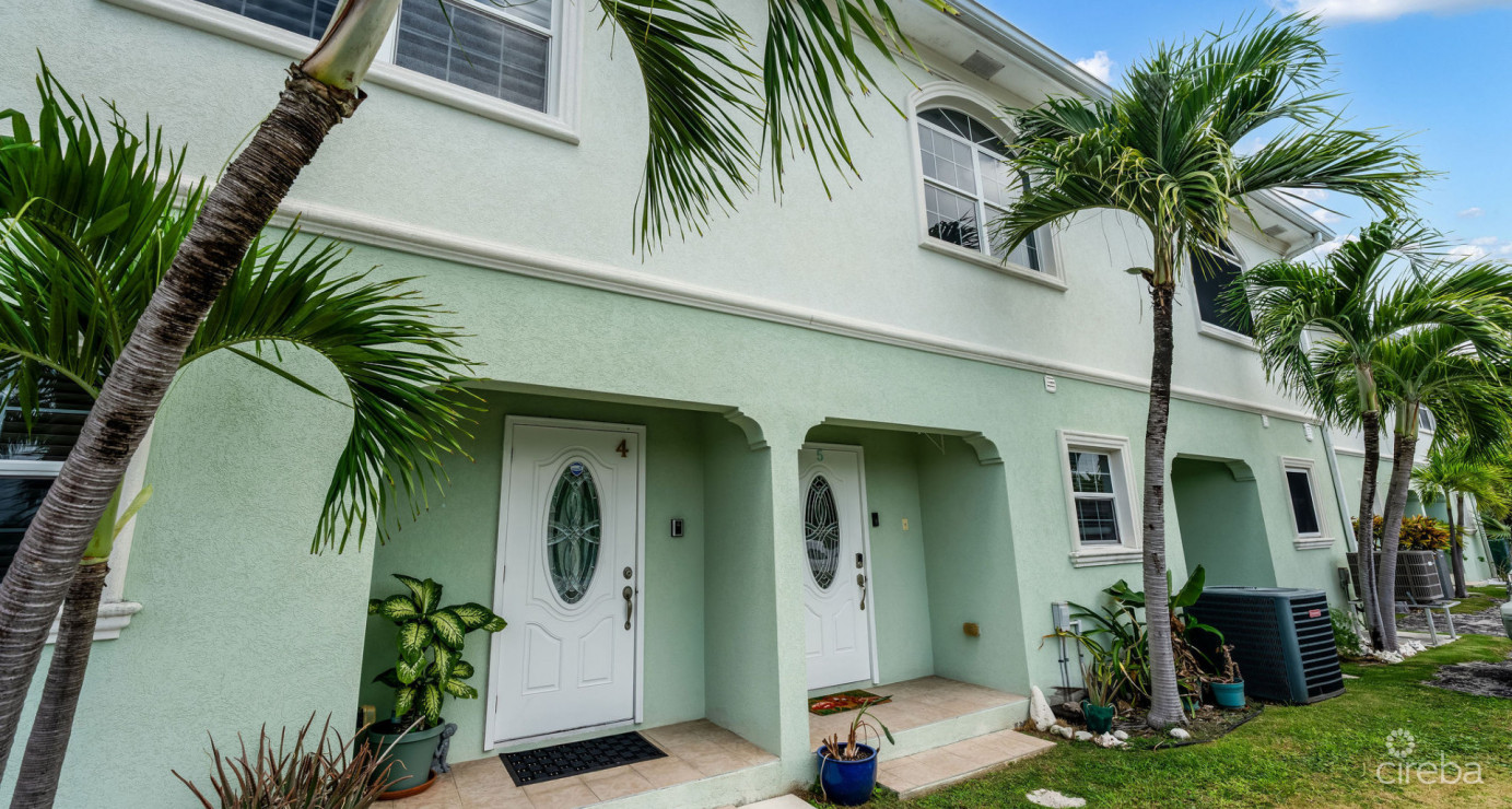 Canal Front Large 2 Bed 2.5 Bath Townhome In Omega Bay With Dock Space