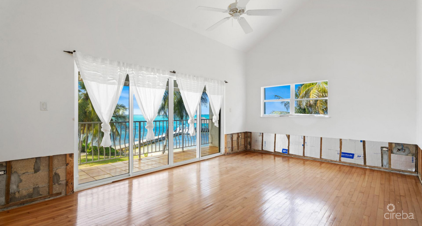 By The Sea #7  South Sound - Oceanfront End Unit With Renovation Required
