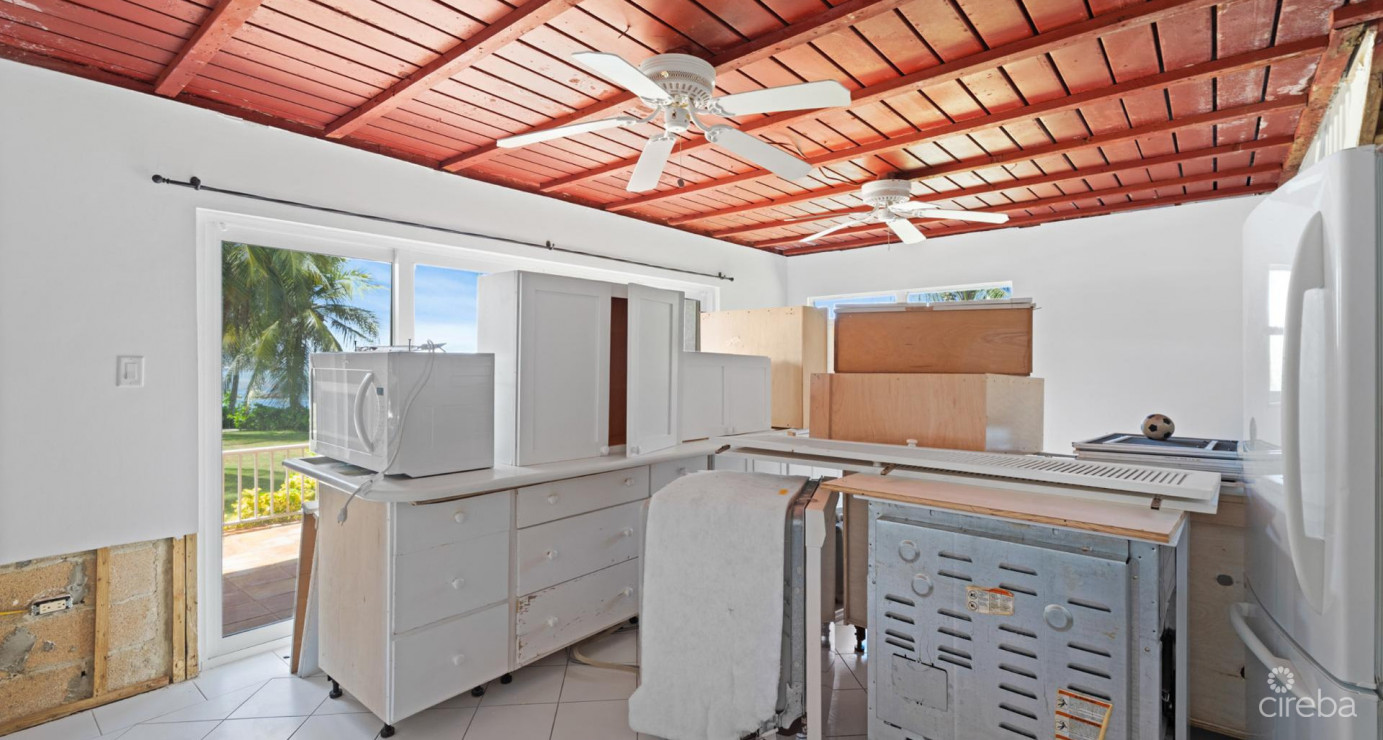 By The Sea #7  South Sound - Oceanfront End Unit With Renovation Required