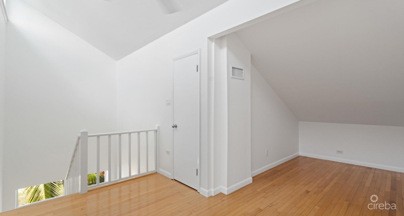 By The Sea #7  South Sound - Oceanfront End Unit With Renovation Required