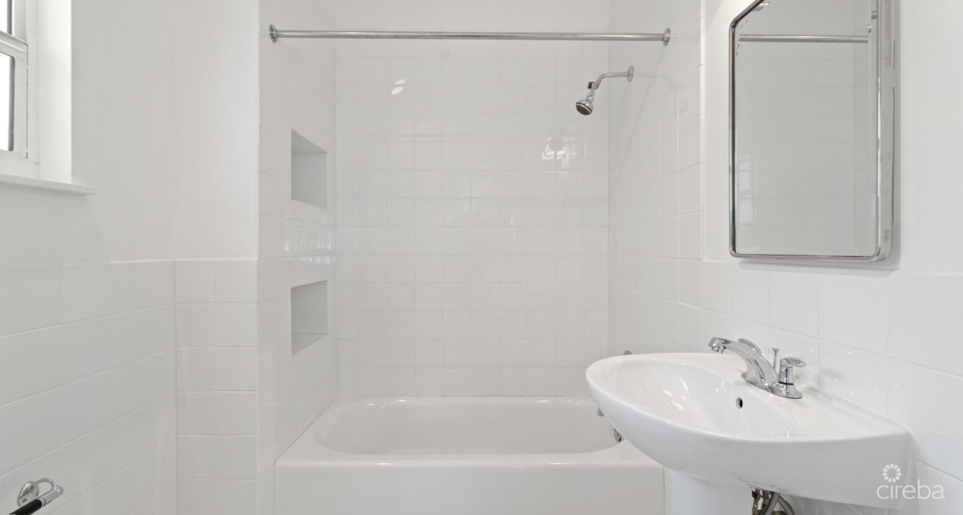 By The Sea #7  South Sound - Oceanfront End Unit With Renovation Required