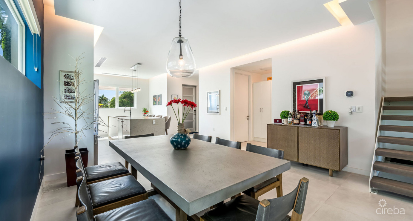 Solara Upgraded 3 Bed End Unit Townhome