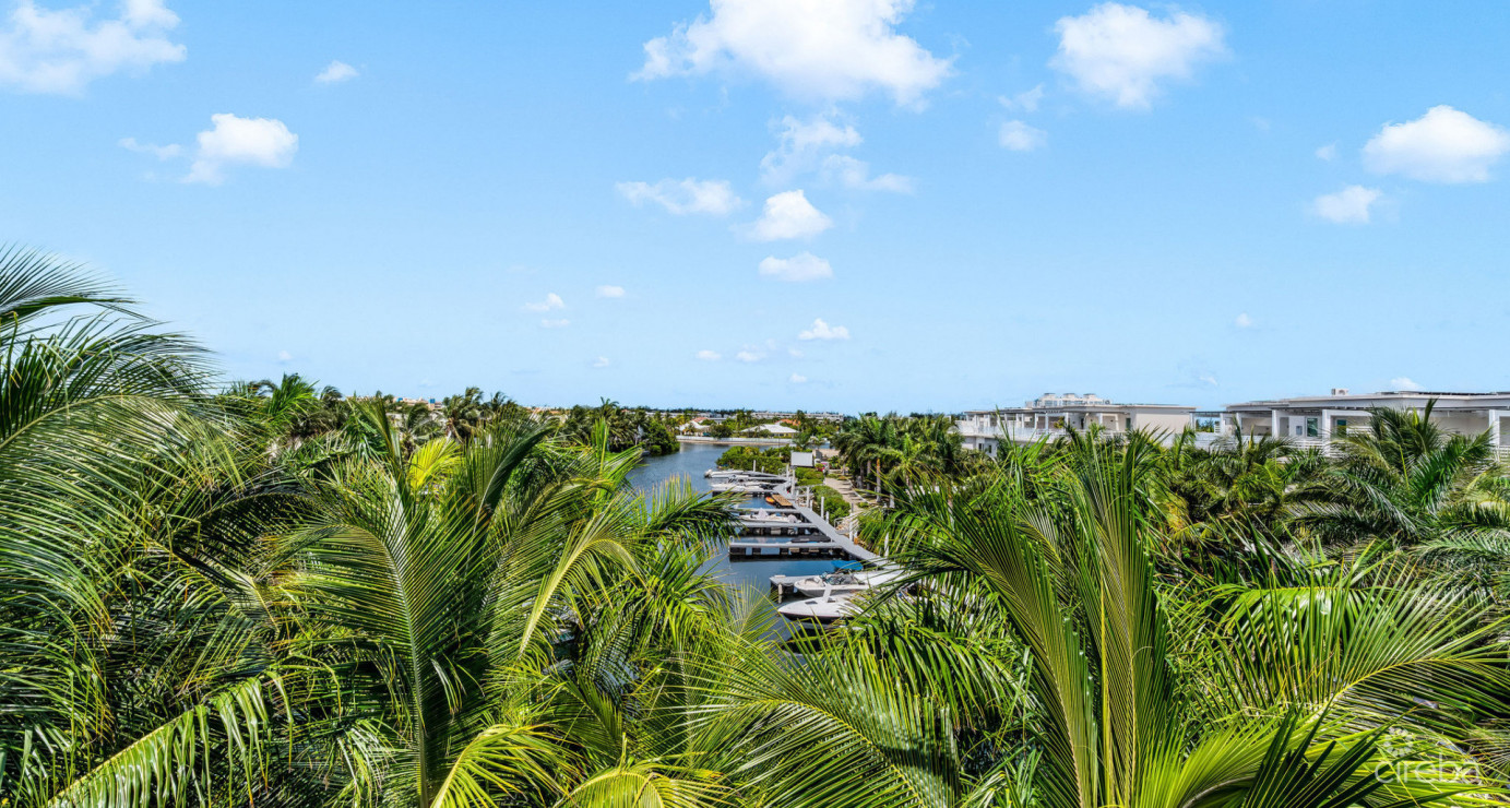 Solara Upgraded 3 Bed End Unit Townhome