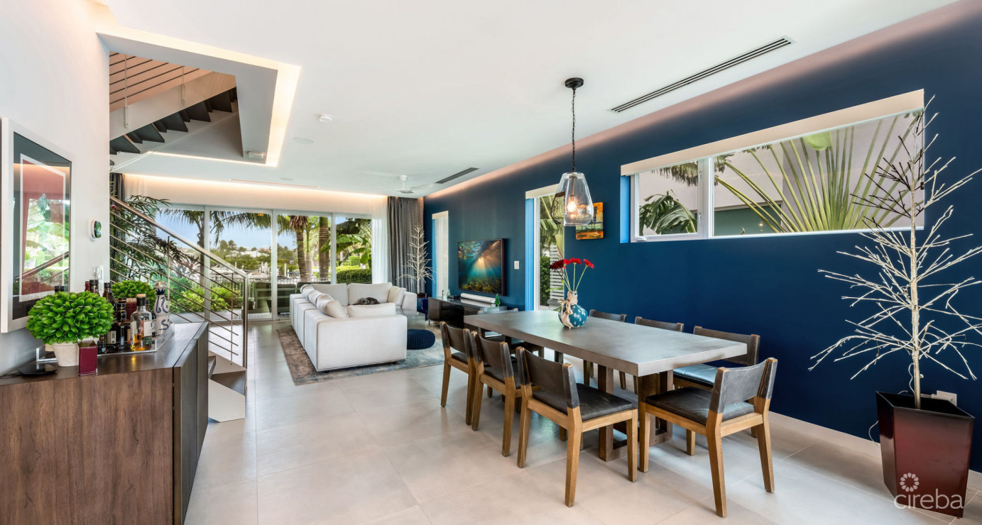 Solara Upgraded 3 Bed End Unit Townhome