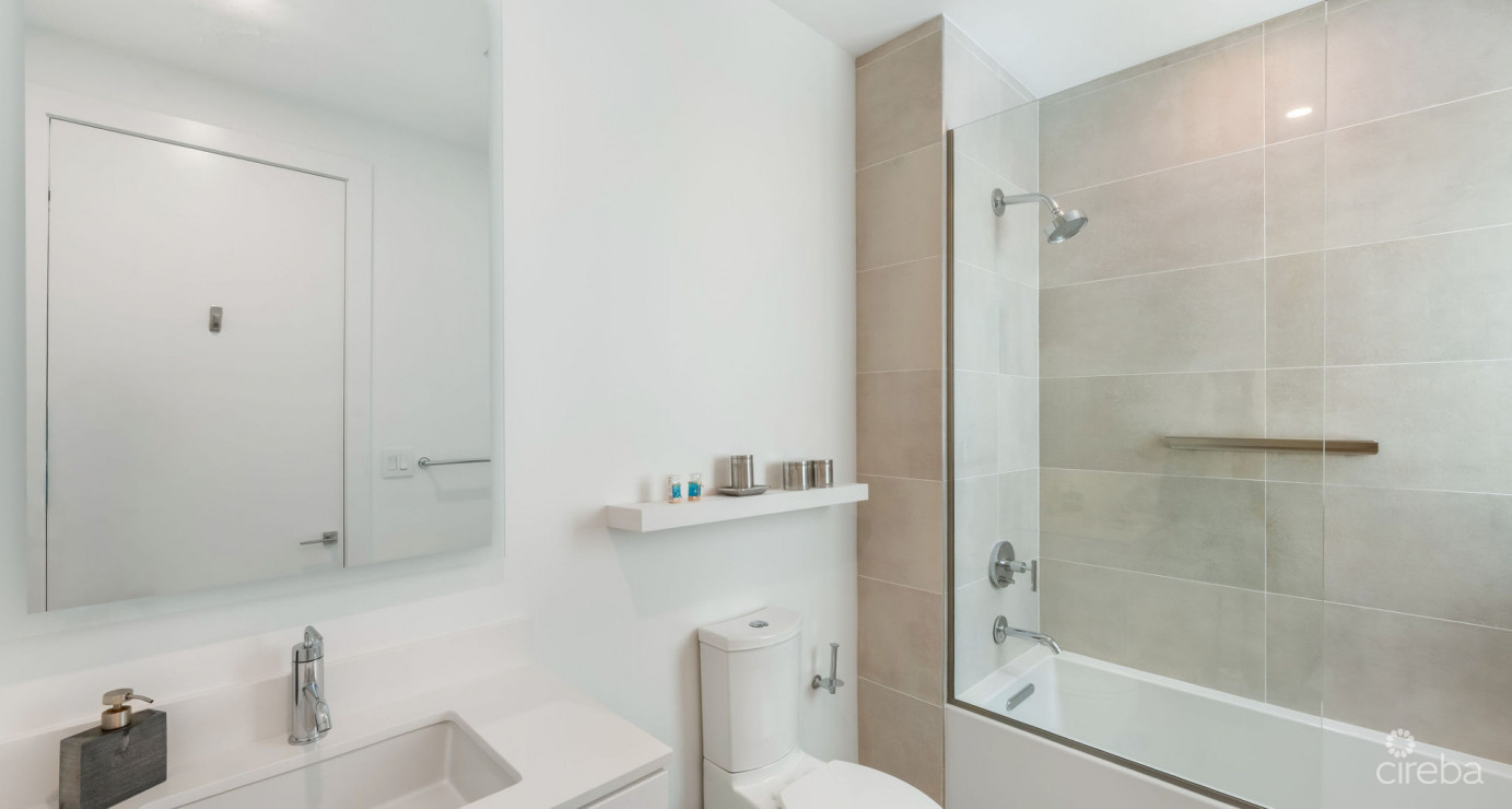 Solara Upgraded 3 Bed End Unit Townhome