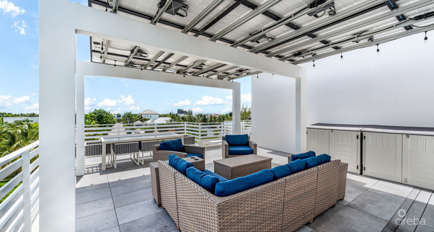 Solara Upgraded 3 Bed End Unit Townhome
