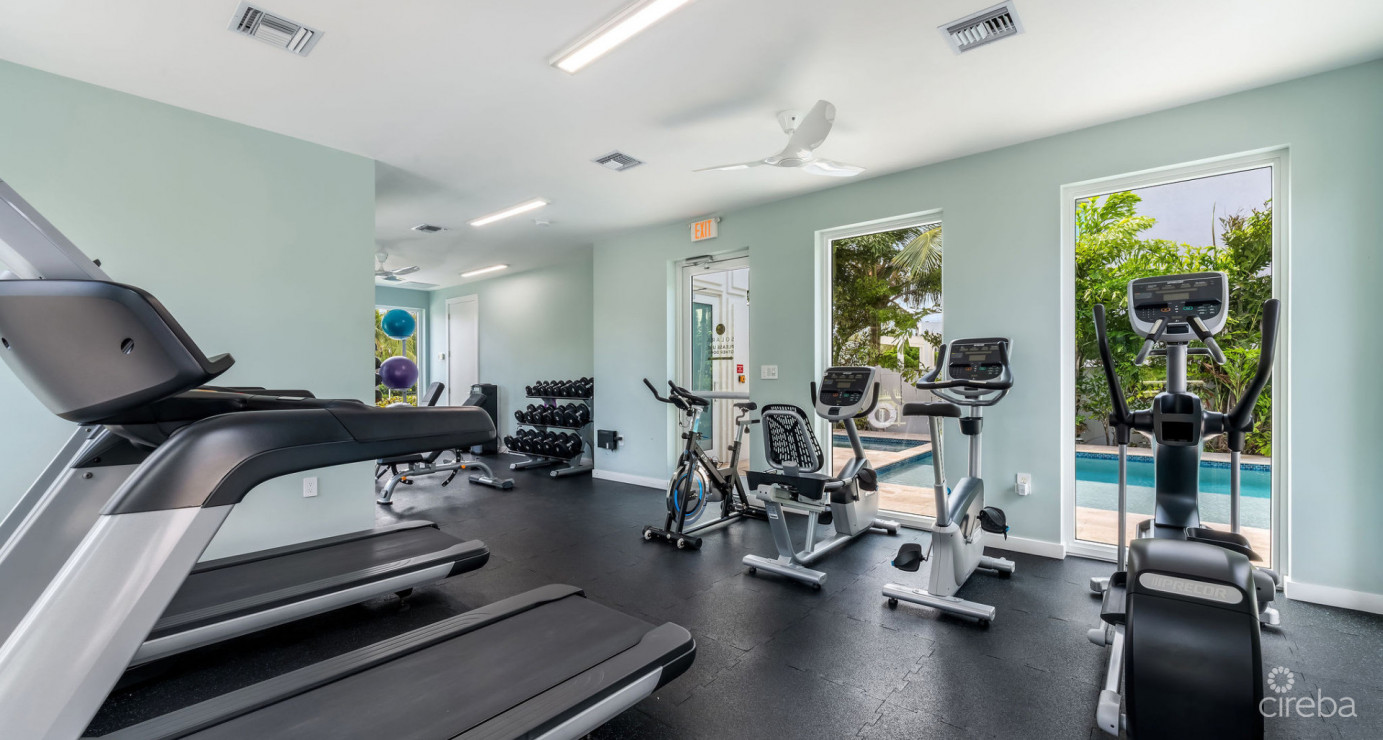 Solara Upgraded 3 Bed End Unit Townhome