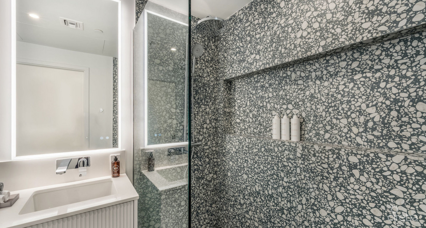 8th Floor One Gt 1 Bed + Den Income Producing