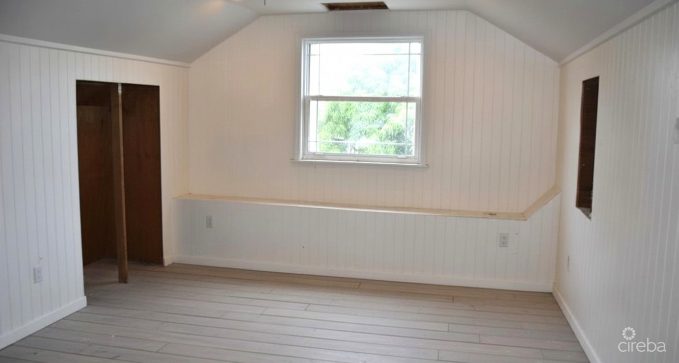 North Sound Haven 4 Bedroom Canal Front Home