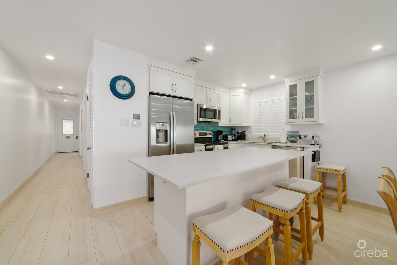 Renovated Penthouse Discovery Point Club