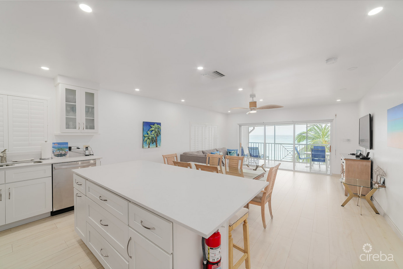 Renovated Penthouse Discovery Point Club