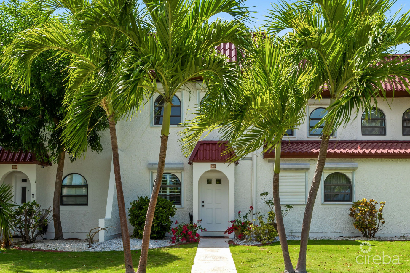 Lime Tree Bay Unique 4 Bed, 3.5 Bath With Water Views