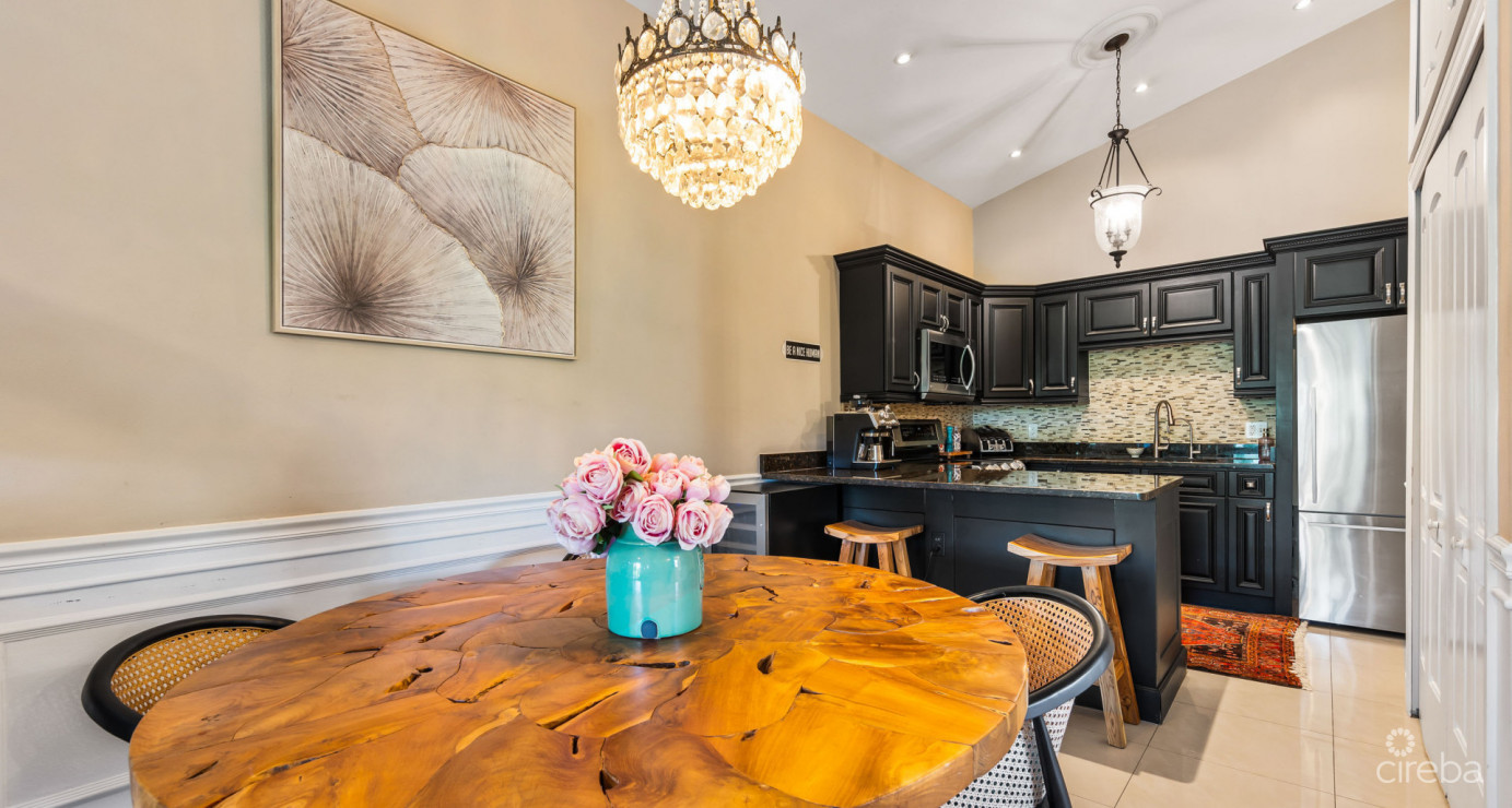 Beautifully Upgraded Lantern Point Condo