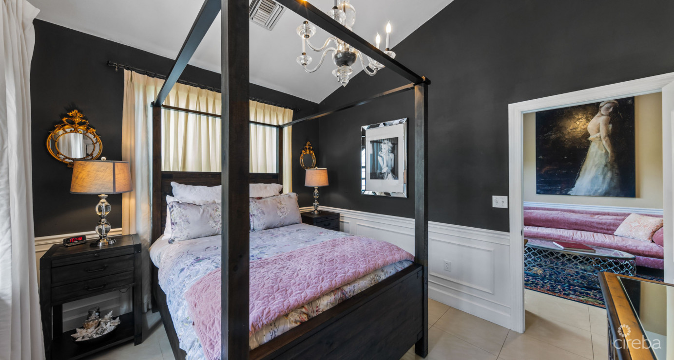 Beautifully Upgraded Lantern Point Condo