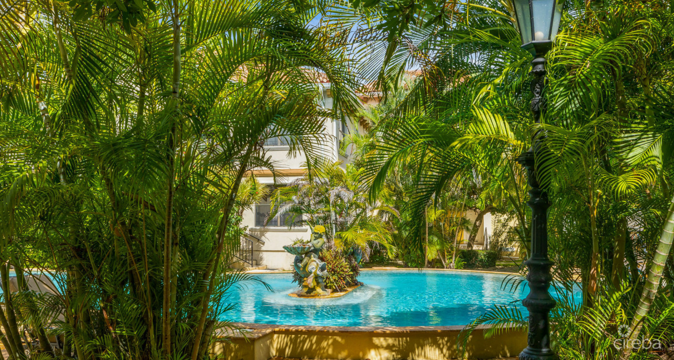 Beautifully Upgraded Lantern Point Condo