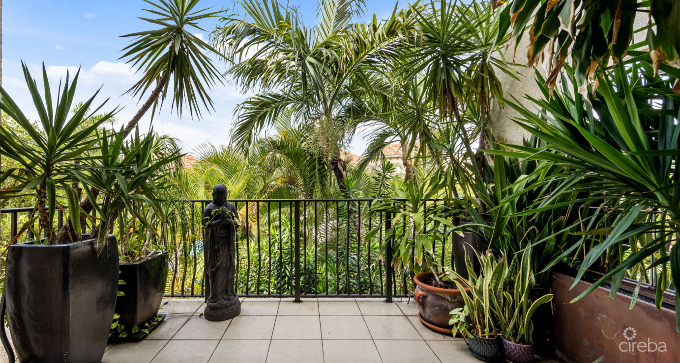 Beautifully Upgraded Lantern Point Condo