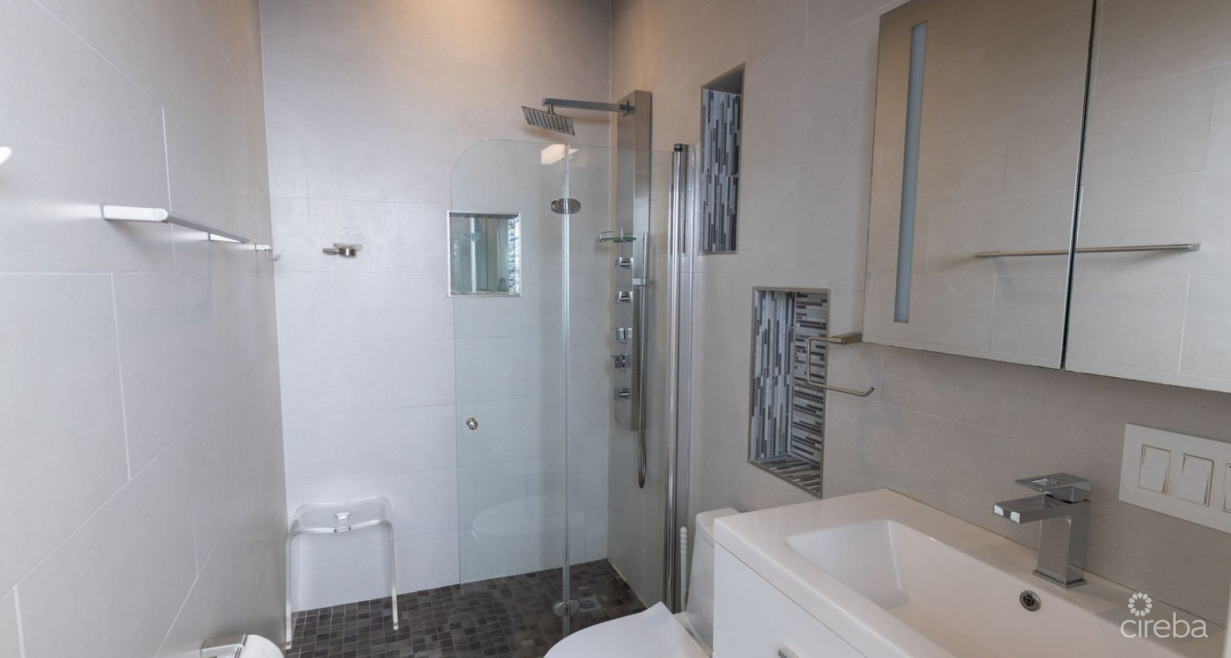 Gated 5 Bed 3 Bath Savannah Home With Modern Upgrades