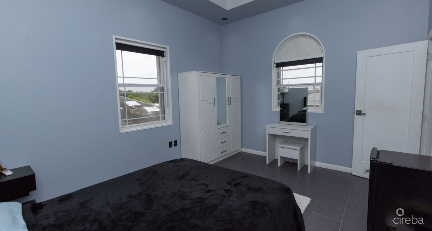 Gated 5 Bed 3 Bath Savannah Home With Modern Upgrades